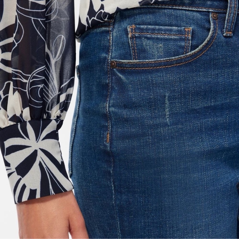 Classic High-Rise Straight Leg Jeans in Dark Blue - Picture 3 of 8